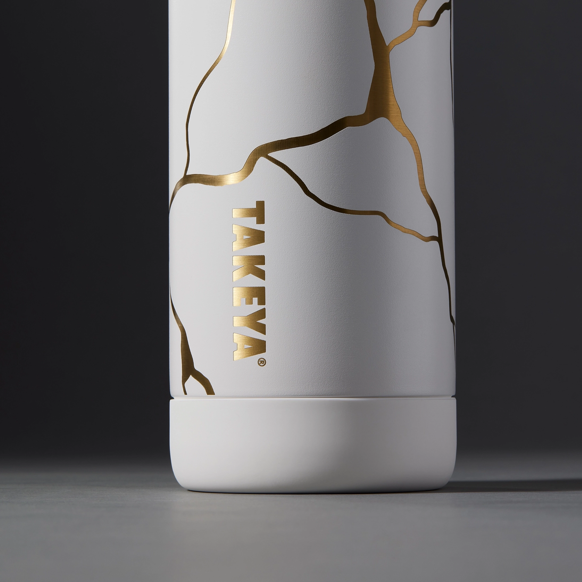 kintsugi-water-bottle-with-straw-lid-k2 51389-TK_HO25_Kintsugi_Takeya9236_Crop.png