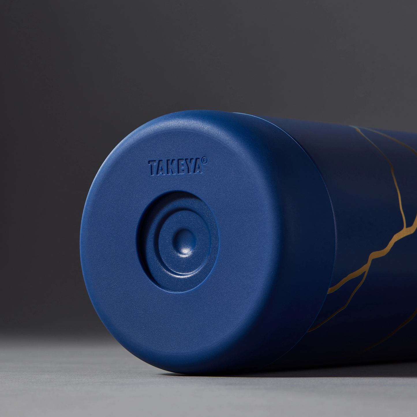 kintsugi-water-bottle-with-spout-lid-v3 51390-TK_HO25_Kintsugi_Takeya9249.png